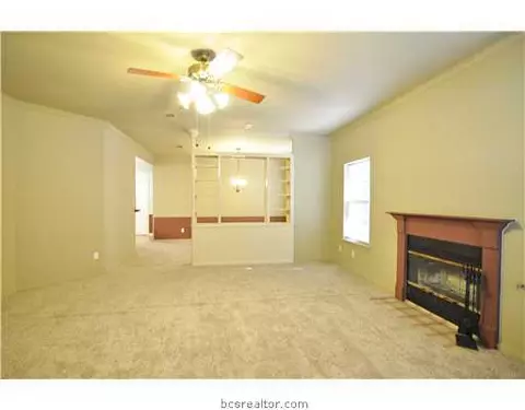 2009 Broken Arrow, Bryan, TX 77807 photo 3