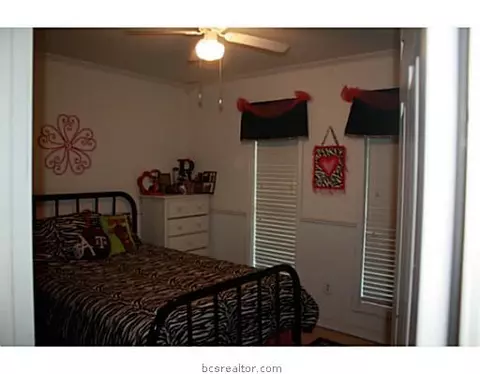 6848 Cargill Dr, Bryan, TX 77808 photo 4