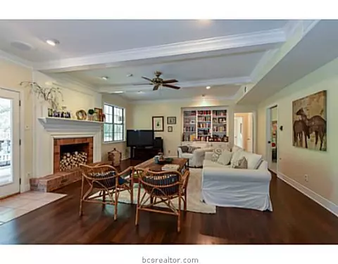2304 E Briargate East Dr E, Bryan, TX 77802 photo 6