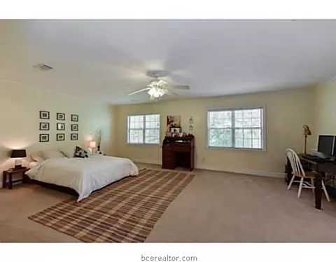 2304 E Briargate East Dr E, Bryan, TX 77802 photo 13