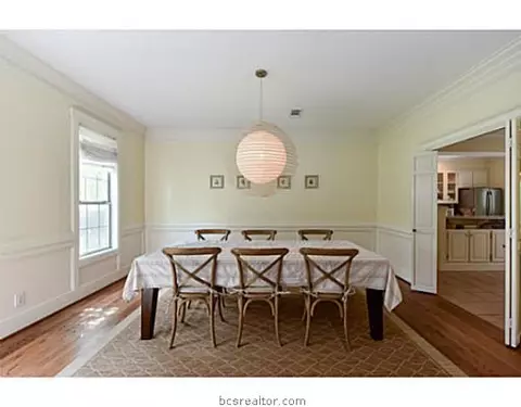2304 E Briargate East Dr E, Bryan, TX 77802 photo 5