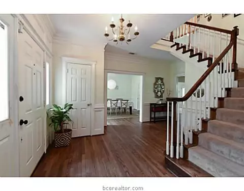 2304 E Briargate East Dr E, Bryan, TX 77802 photo 3