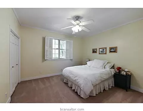 2304 E Briargate East Dr E, Bryan, TX 77802 photo 18
