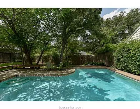 2304 E Briargate East Dr E, Bryan, TX 77802 photo 20