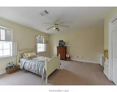2304 E Briargate East Dr E, Bryan, TX 77802 photo 16