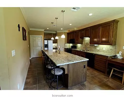 825 6th St, Somerville, TX 77879 photo 4