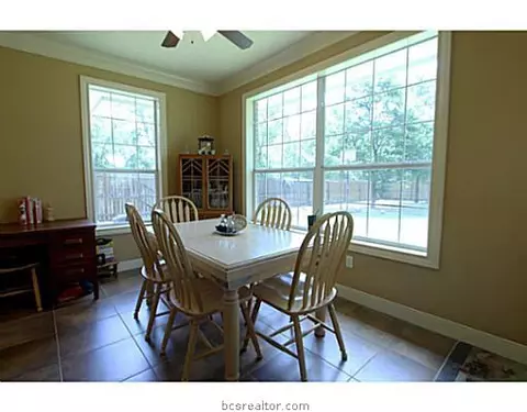 825 6th St, Somerville, TX 77879 photo 6
