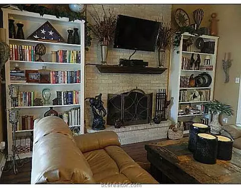 2708 E Camelot Dr, Bryan, TX 77802 photo 5