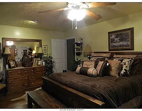 2708 E Camelot Dr, Bryan, TX 77802 photo 16