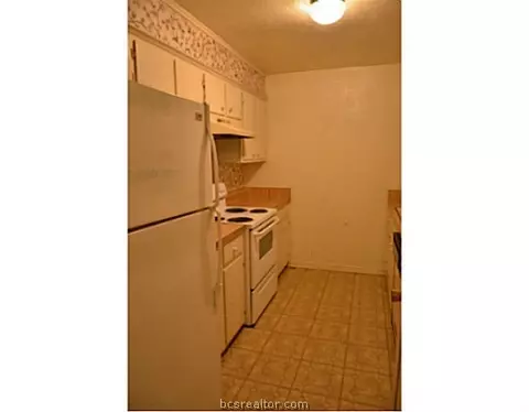 930 Navidad St, Bryan, TX 77801 photo 3
