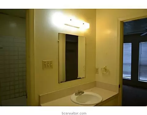 930 Navidad St, Bryan, TX 77801 photo 5