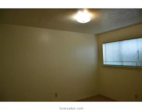 930 Navidad St, Bryan, TX 77801 photo 7