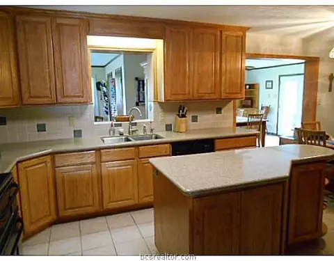 3606 Holly Dr, Bryan, TX 77802 photo 9