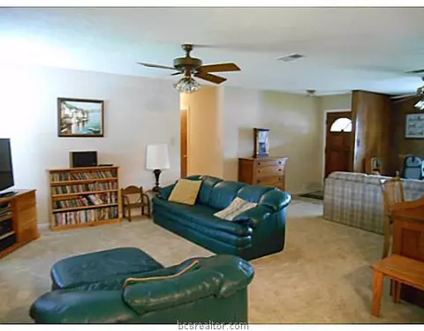3606 Holly Dr, Bryan, TX 77802 photo 4
