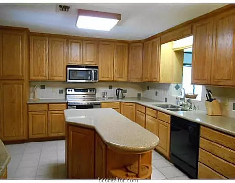 3606 Holly Dr, Bryan, TX 77802 photo 7