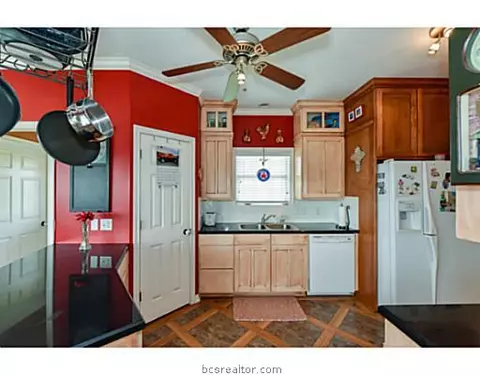 3030 Thurman Rd, Bryan, TX 77808 photo 9