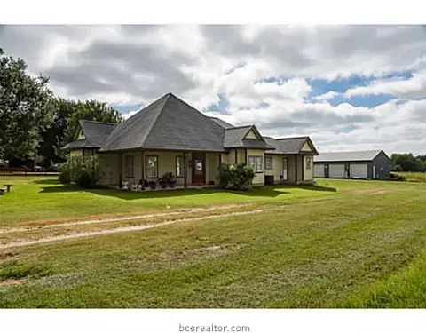 3030 Thurman Rd, Bryan, TX 77808 photo 2