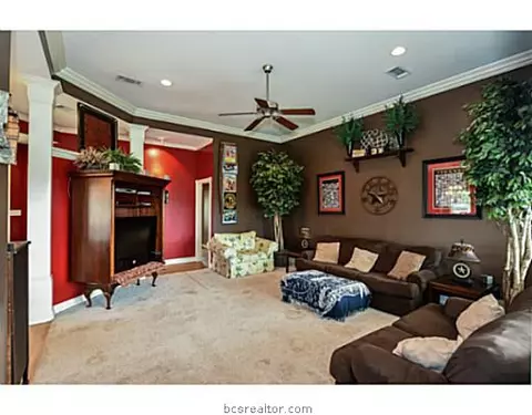3030 Thurman Rd, Bryan, TX 77808 photo 4