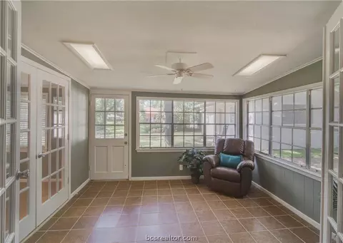 2408 Burton Dr, Bryan, TX 77802 photo 4