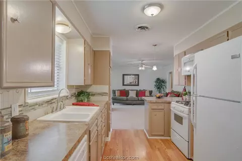 2408 Burton Dr, Bryan, TX 77802 photo 7