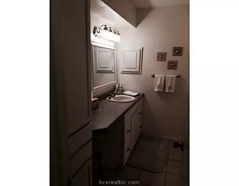 2100 Windsor Apt 33 Dr #33, Bryan, TX 77802 photo 8