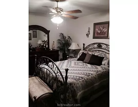 2100 Windsor Apt 33 Dr #33, Bryan, TX 77802 photo 9