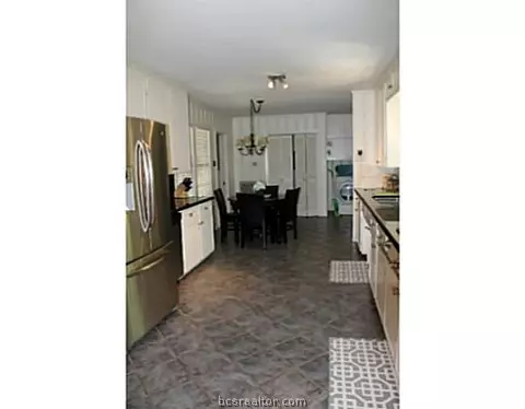 1311 Hoppess St, Bryan, TX 77802 photo 6