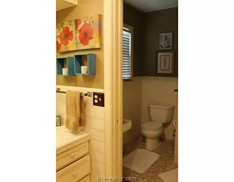 1311 Hoppess St, Bryan, TX 77802 photo 16