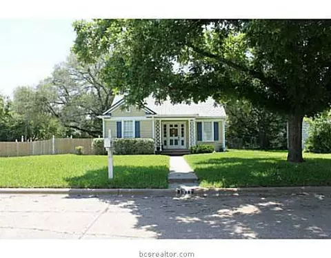 1311 Hoppess St, Bryan, TX 77802 photo 2