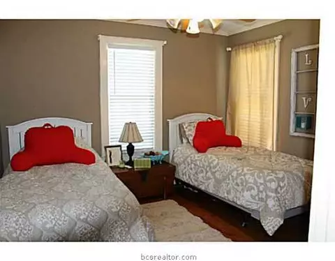 1311 Hoppess St, Bryan, TX 77802 photo 15