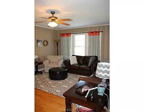 1311 Hoppess St, Bryan, TX 77802 photo 4