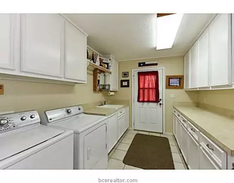 9567 Hensarling Ln, Bryan, TX 77808 photo 15