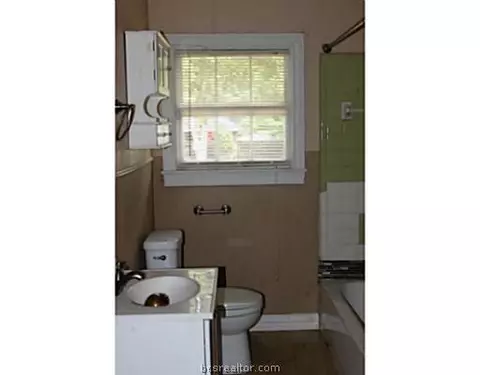 508 Robertson, Bryan, TX 77803 photo 6