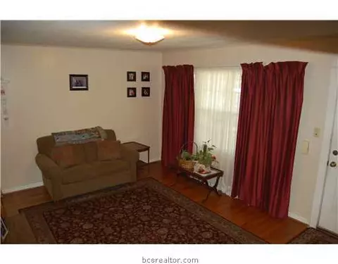 1321 Park St, Bryan, TX 77803 photo 2