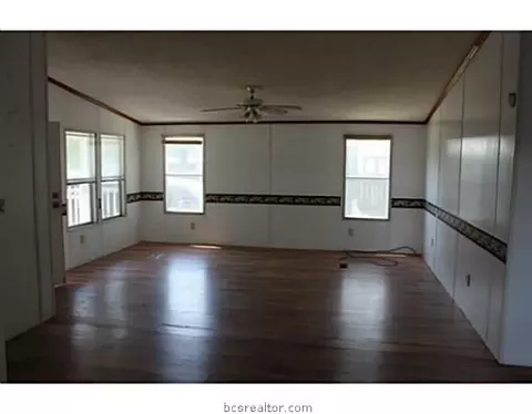 3804 Iverson Dr, Bryan, TX 77803 photo 4