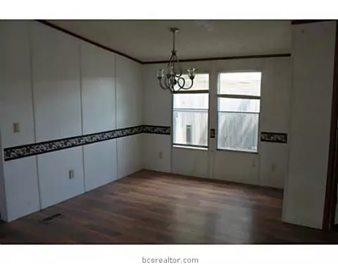 3804 Iverson Dr, Bryan, TX 77803 photo 7