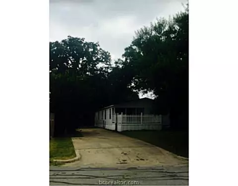 3804 Iverson Dr, Bryan, TX 77803 photo 12
