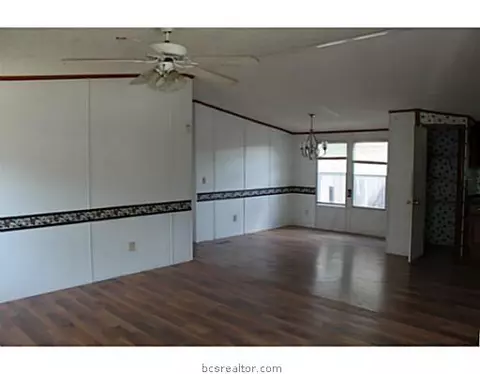 3804 Iverson Dr, Bryan, TX 77803 photo 3