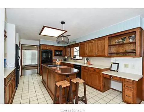 2302 Valley View Dr, Bryan, TX 77802 photo 8