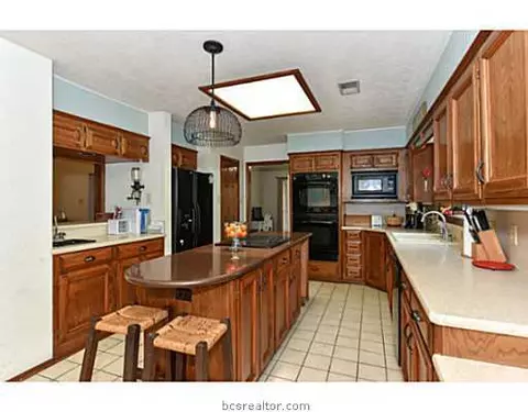 2302 Valley View Dr, Bryan, TX 77802 photo 7