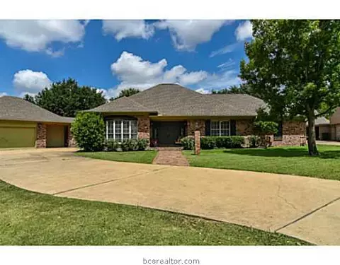 2302 Valley View Dr, Bryan, TX 77802 photo 1