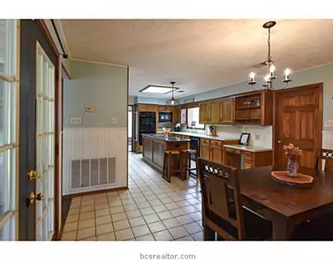2302 Valley View Dr, Bryan, TX 77802 photo 10