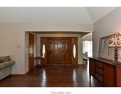 2302 Valley View Dr, Bryan, TX 77802 photo 6