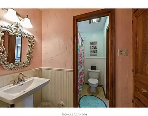 2302 Valley View Dr, Bryan, TX 77802 photo 17