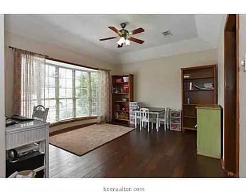 2302 Valley View Dr, Bryan, TX 77802 photo 11