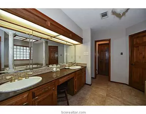 2302 Valley View Dr, Bryan, TX 77802 photo 15