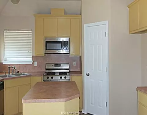 1410 Prairie Dr, Bryan, TX 77802 photo 4
