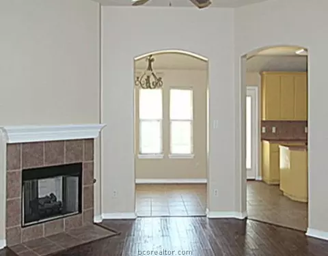 1410 Prairie Dr, Bryan, TX 77802 photo 2