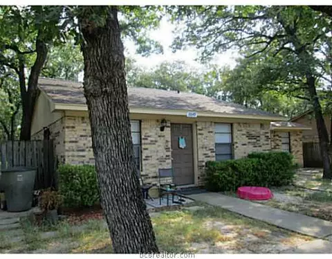 2851 Forest Bnd, Bryan, TX 77801 photo 2