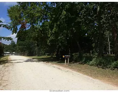 10585 This Way, Bryan, TX 77807 photo 5
